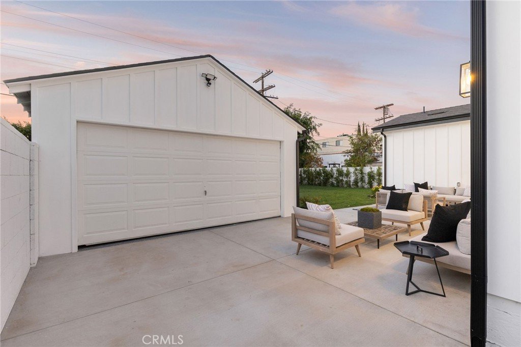 5537 Sunnyslope Avenue Sherman Oaks CA 91401 45 5537 Sunnyslope Avenue Sherman Oaks CA 91401