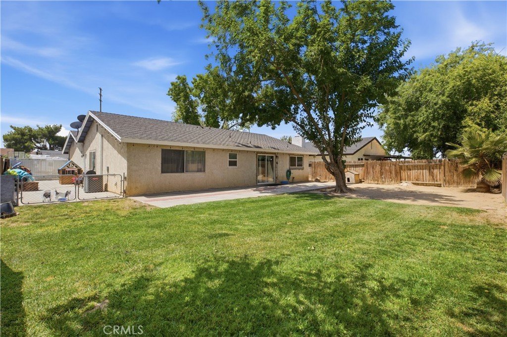 1011 Lightcap Lancaster CA 93535 12 1011 Lightcap Lancaster CA 93535