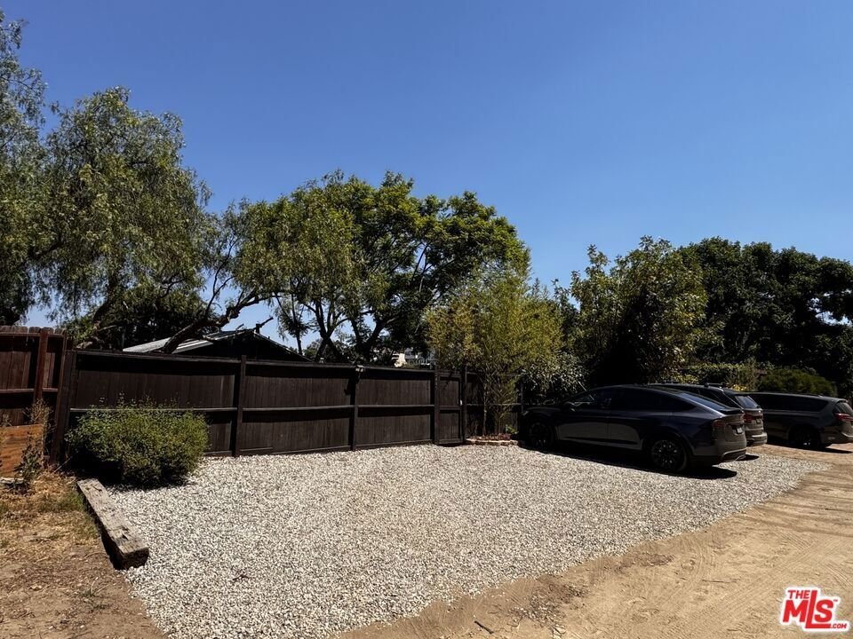 2449 Riverside Place Los Angeles CA 90039 42 2449 Riverside Place Los Angeles CA 90039