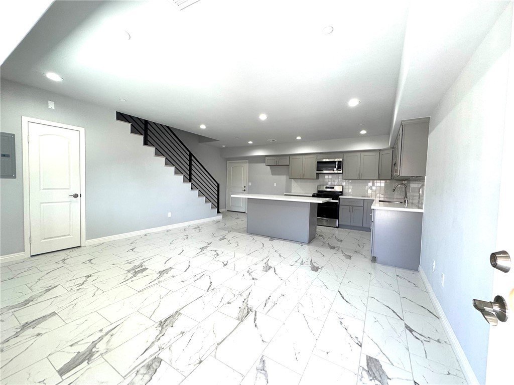 15616 Amar Road B La Puente CA 91744 22 15616 Amar Road B La Puente CA 91744