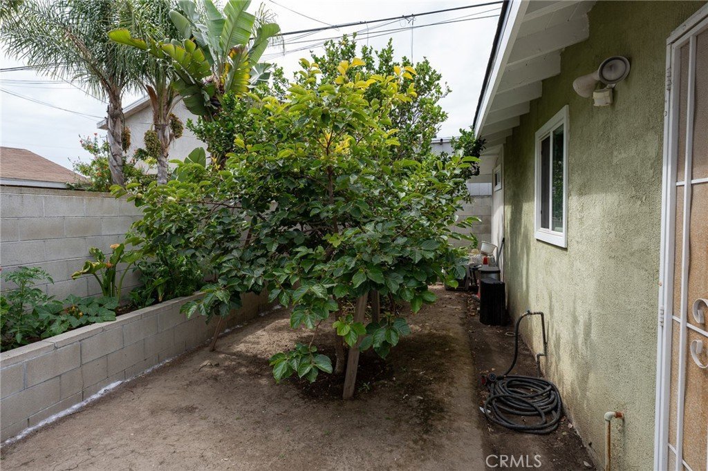 1218 W Mauretania Wilmington CA 90744 24 1218 W Mauretania Wilmington CA 90744