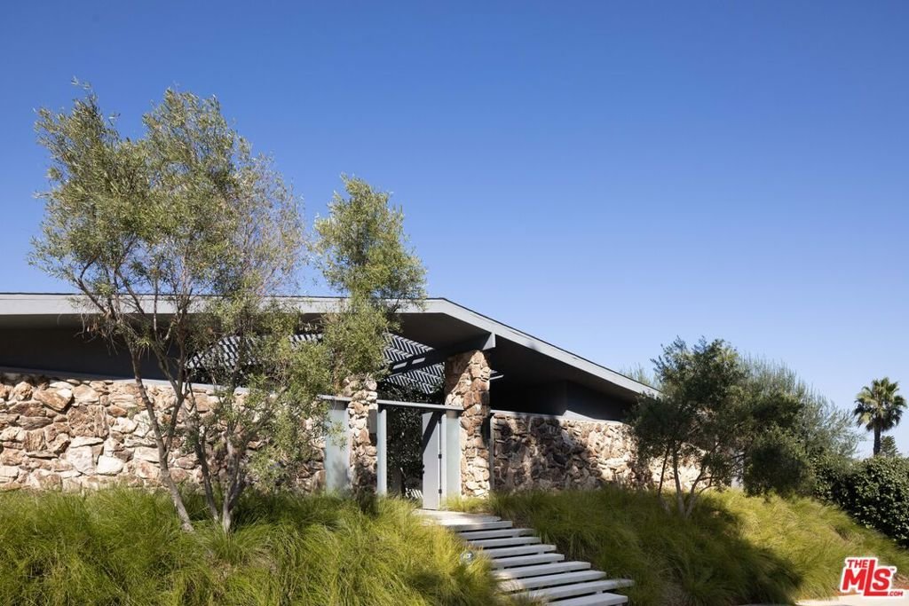 8559 Edwin Drive Los Angeles CA 90046 48 8559 Edwin Drive Los Angeles CA 90046