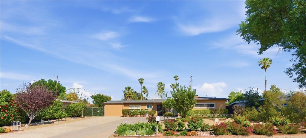 8546 Comanche Winnetka CA 91306 16 8546 Comanche Winnetka CA 91306