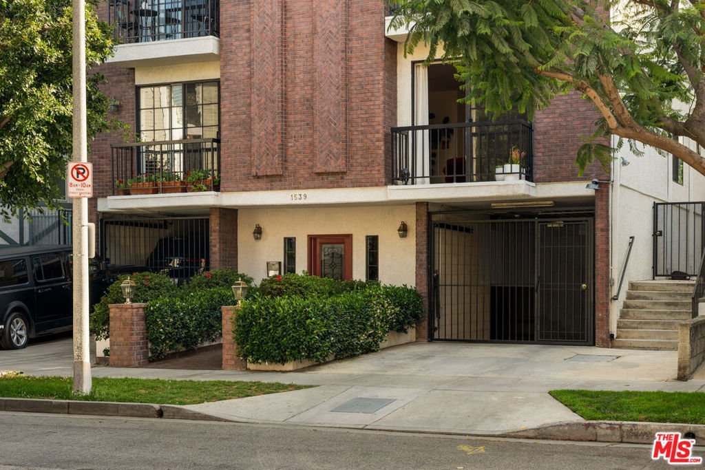 1539 Greenfield Avenue 102 Los Angeles CA 90025 35 1539 Greenfield Avenue 102 Los Angeles CA 90025
