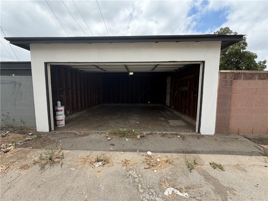 223 E 136th Los Angeles CA 90061 15 223 E 136th Los Angeles CA 90061