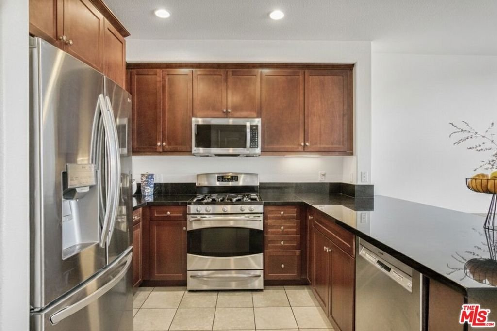 629 Traction Avenue 412 Los Angeles CA 90013 30 629 Traction Avenue 412 Los Angeles CA 90013