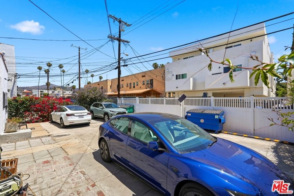 1410 N Serrano Avenue Los Angeles CA 90027 14 1410 N Serrano Avenue Los Angeles CA 90027