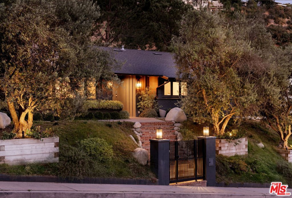 1744 N Doheny Drive Los Angeles CA 90069 23 1744 N Doheny Drive Los Angeles CA 90069