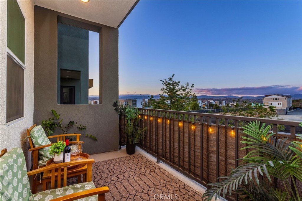 27562 Sparrow Court Valencia CA 91381 72 27562 Sparrow Court Valencia CA 91381