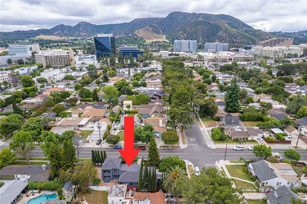 2925 W Oak Burbank CA 91505 32 2925 W Oak Burbank CA 91505