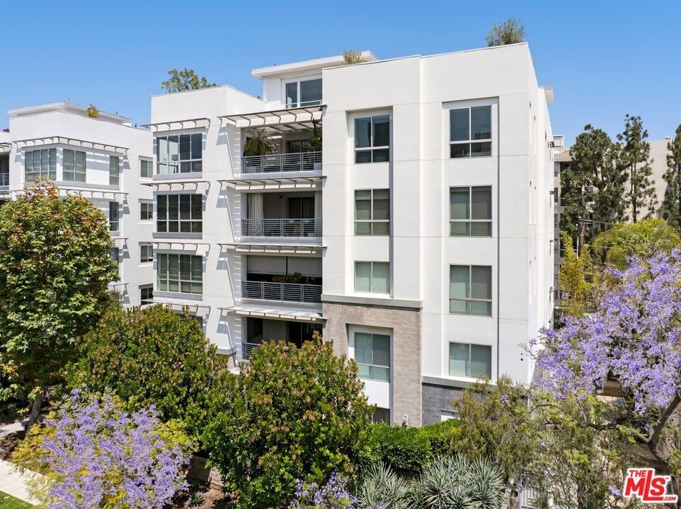 450 N Palm Drive 306 Beverly Hills CA 90210 46 450 N Palm Drive 306 Beverly Hills CA 90210