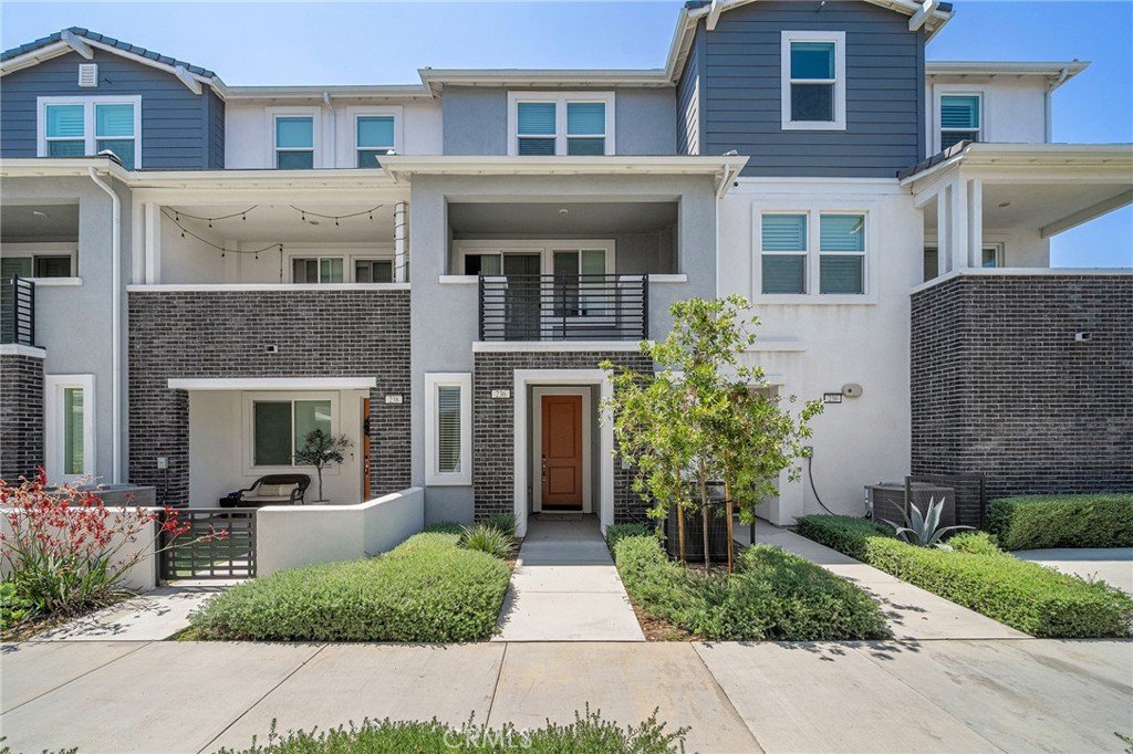 236 lockhart Way West Covina CA 91790 42 236 lockhart Way West Covina CA 91790