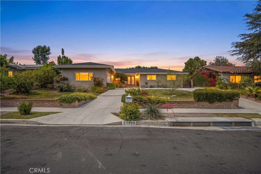 23939 Califa Street Woodland Hills CA 91367 43 23939 Califa Street Woodland Hills CA 91367