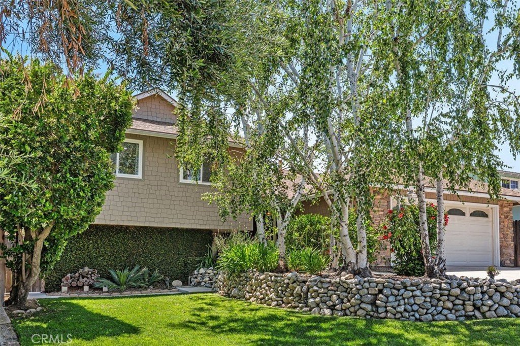 5551 Rainbow Crest Agoura Hills CA 91301 33 5551 Rainbow Crest Agoura Hills CA 91301