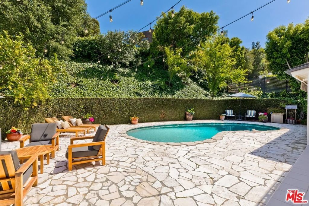 3450 Castlewoods Place Sherman Oaks CA 91403 37 3450 Castlewoods Place Sherman Oaks CA 91403