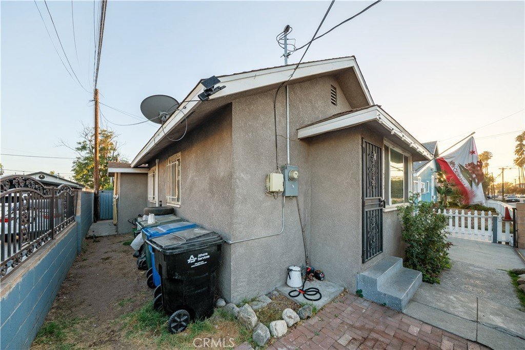 310 E Center Pomona CA 91767 28 310 E Center Pomona CA 91767