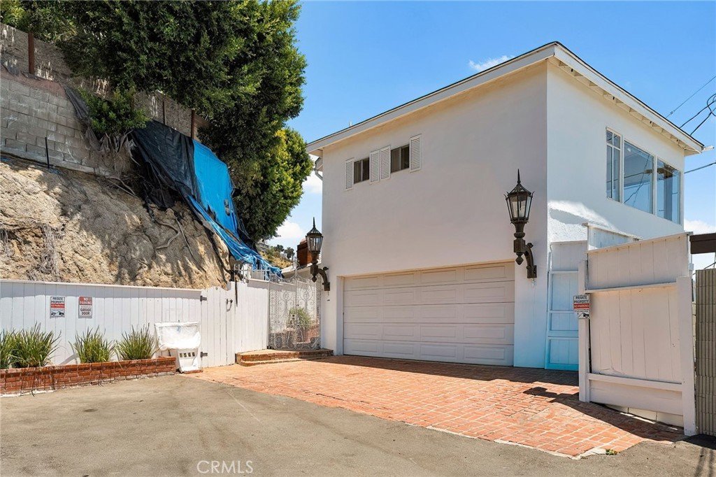 1566 Haslam West Hollywood CA 90069 12 1566 Haslam West Hollywood CA 90069