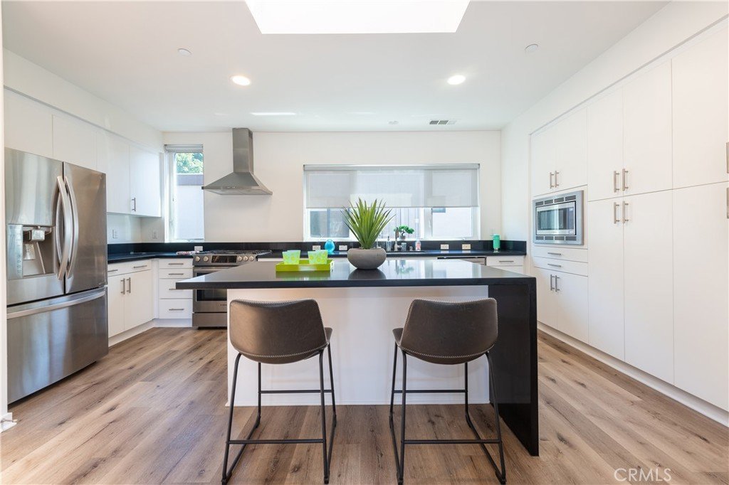 2926 Rowena Avenue 4 Los Angeles CA 90039 29 2926 Rowena Avenue 4 Los Angeles CA 90039