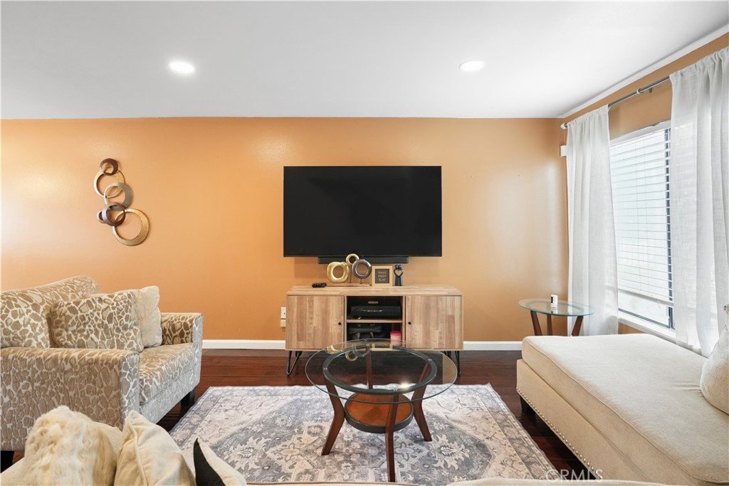 11401 Berendo Avenue 6 Los Angeles CA 90044 22 11401 Berendo Avenue 6 Los Angeles CA 90044