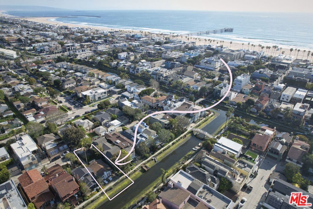 230 Sherman Canal Venice CA 90291 22 230 Sherman Canal Venice CA 90291