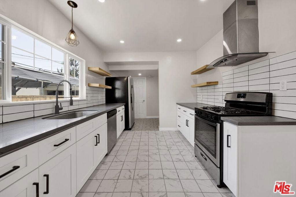 4157 W Avenue 40 Los Angeles CA 90065 22 4157 W Avenue 40 Los Angeles CA 90065