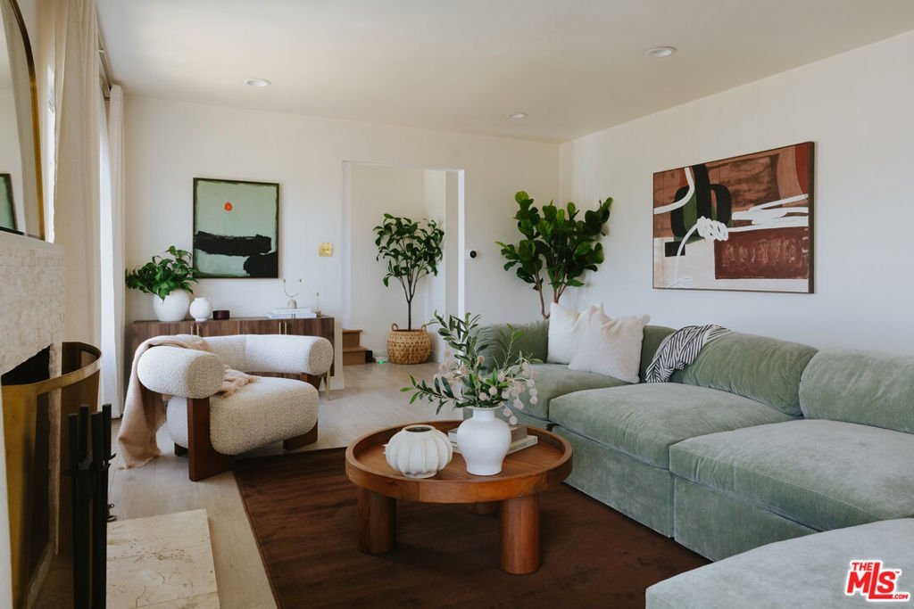 5756 Aladdin Street Los Angeles CA 90008 38 5756 Aladdin Street Los Angeles CA 90008
