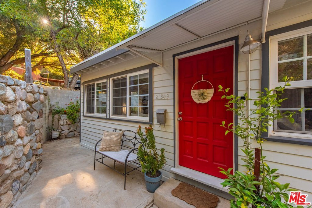 21849 Canon Drive Topanga CA 90290 60 21849 Canon Drive Topanga CA 90290