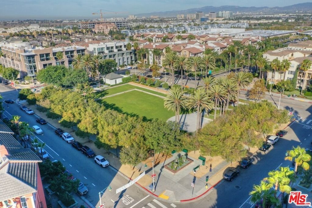 5350 Playa Vista Drive 17 Playa Vista CA 90094 53 5350 Playa Vista Drive 17 Playa Vista CA 90094