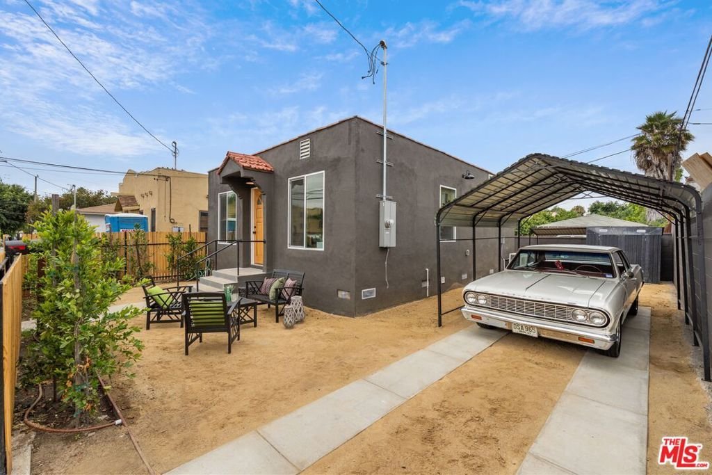 3875 Middlebury Street Los Angeles CA 90004 26 3875 Middlebury Street Los Angeles CA 90004