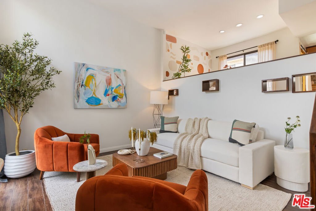 9131 Burnet Avenue 5 North Hills CA 91343 32 9131 Burnet Avenue 5 North Hills CA 91343
