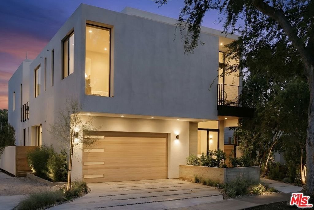 8906 Hubbard Street Culver City CA 90232 28 8906 Hubbard Street Culver City CA 90232