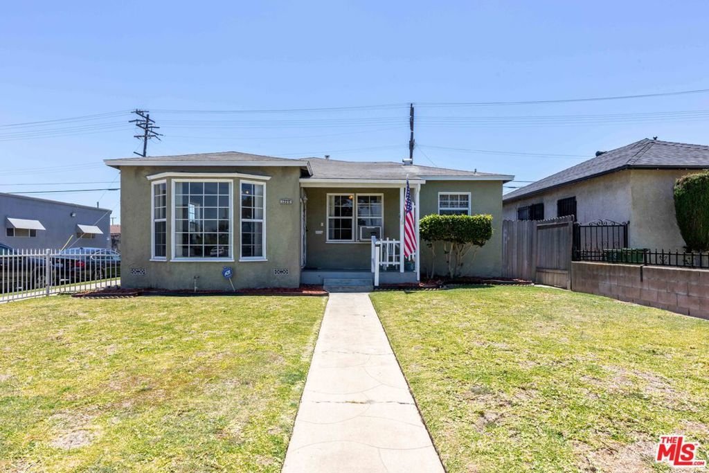 1220 E Palmer Street Compton CA 90221 28 1220 E Palmer Street Compton CA 90221