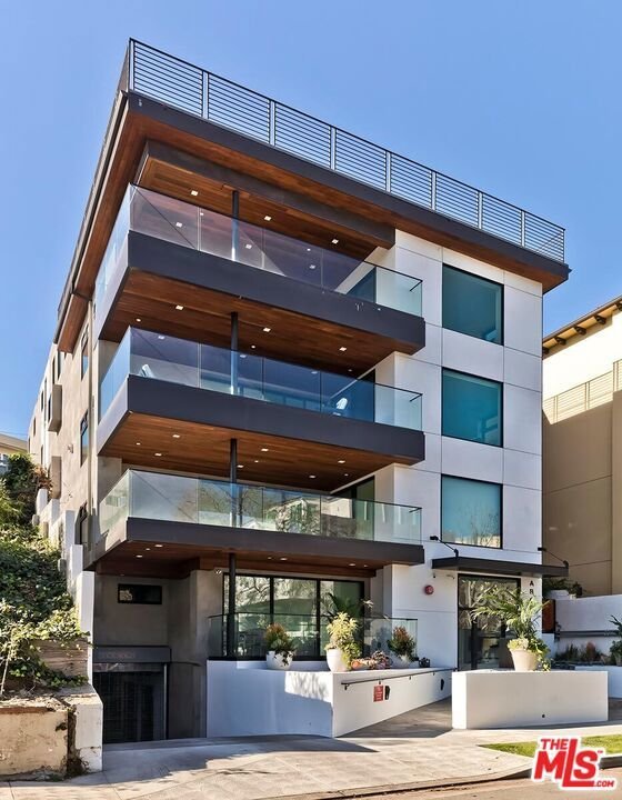 1839 Pandora Avenue PH Los Angeles CA 90025 58 1839 Pandora Avenue PH Los Angeles CA 90025
