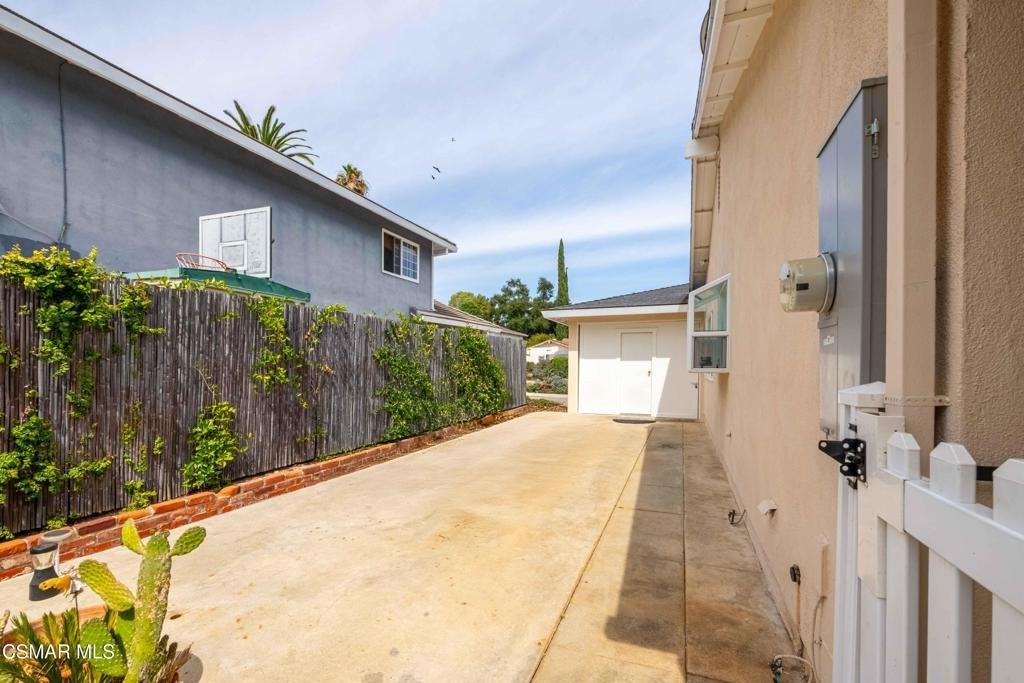 5879 Wheelhouse Lane Agoura Hills CA 91301 41 5879 Wheelhouse Lane Agoura Hills CA 91301