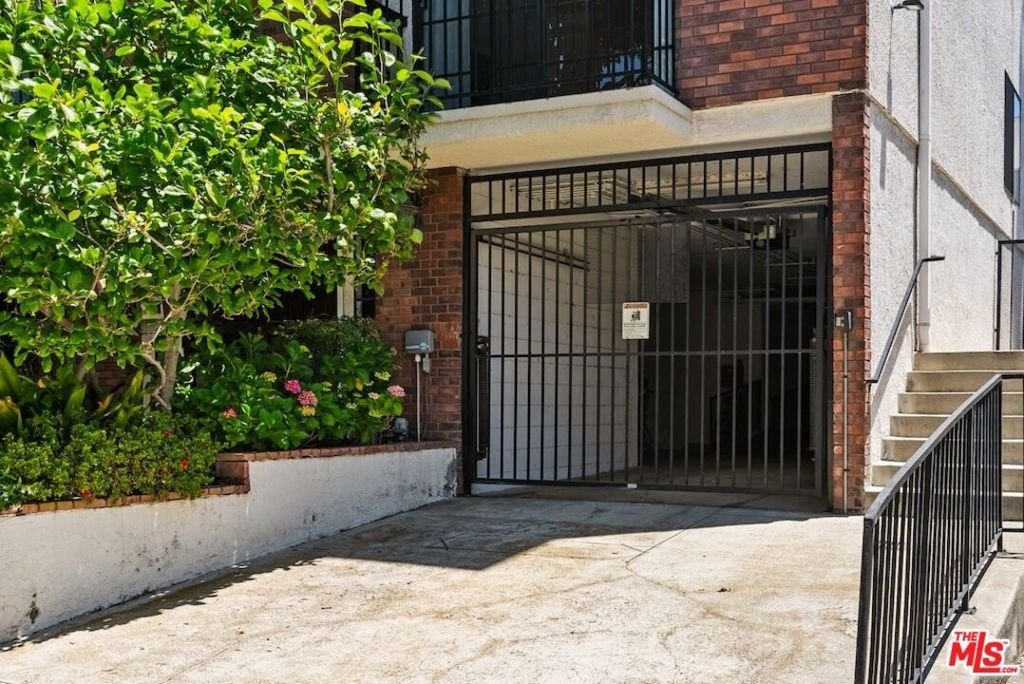 10620 Eastborne Avenue 102 Los Angeles CA 90024 33 10620 Eastborne Avenue 102 Los Angeles CA 90024