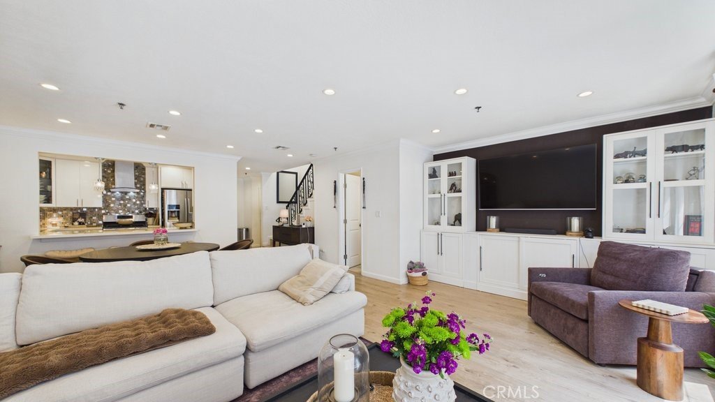 735 W California 102 Glendale CA 91203 33 735 W California 102 Glendale CA 91203