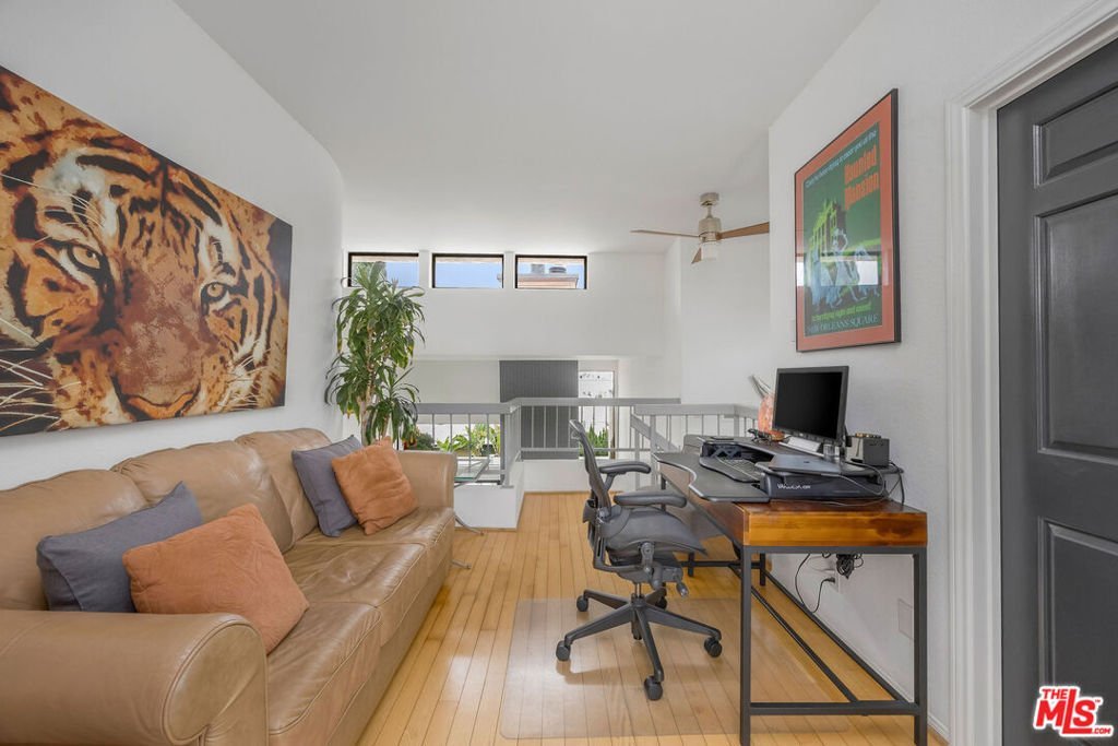 11982 Kiowa Avenue 307 Los Angeles CA 90049 25 11982 Kiowa Avenue 307 Los Angeles CA 90049