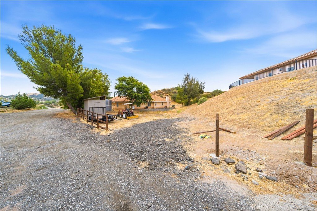 13675 Davenport Agua Dulce CA 91390 51 13675 Davenport Agua Dulce CA 91390