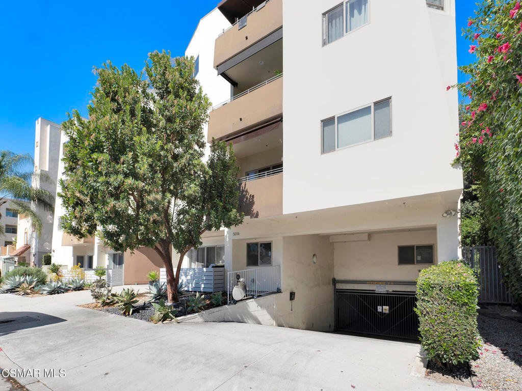 5016 Bakman Avenue 104 North Hollywood CA 91601 36 5016 Bakman Avenue 104 North Hollywood CA 91601
