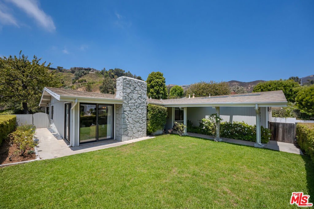 1231 El Hito Circle Pacific Palisades CA 90272 30 1231 El Hito Circle Pacific Palisades CA 90272