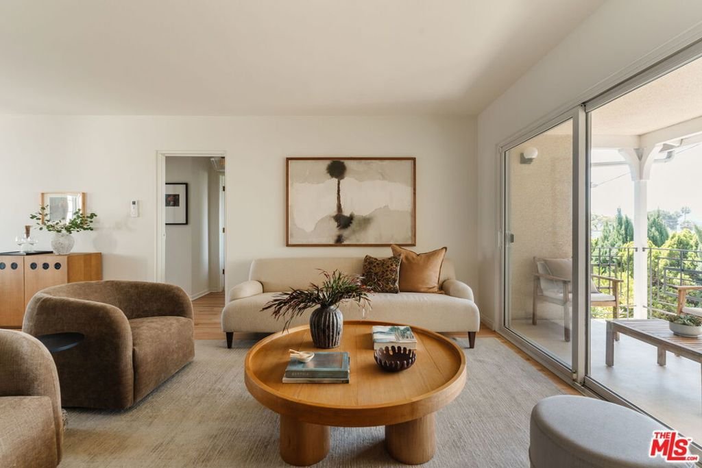 2021 Hillhurst Avenue 9 Los Angeles CA 90027 21 2021 Hillhurst Avenue 9 Los Angeles CA 90027
