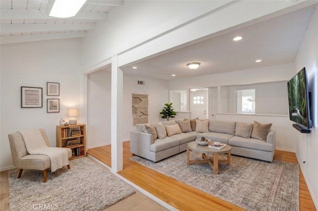 16319 Minnehaha Granada Hills CA 91344 53 16319 Minnehaha Granada Hills CA 91344