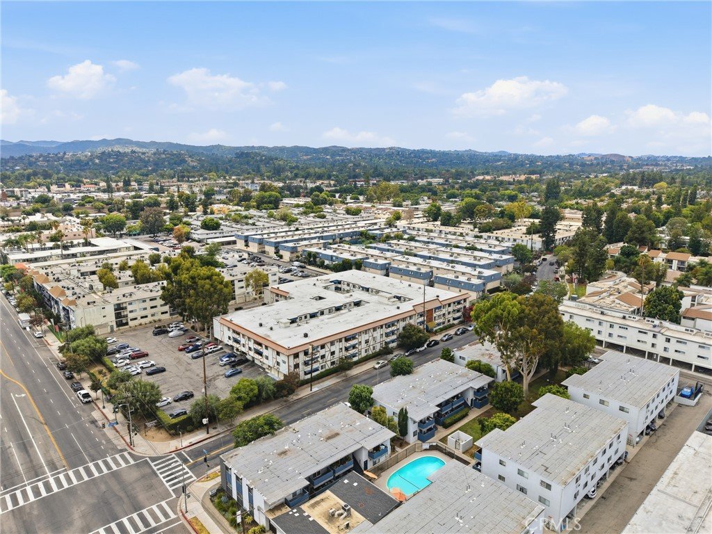 18530 Hatteras Street 337 Tarzana CA 91356 32 18530 Hatteras Street 337 Tarzana CA 91356