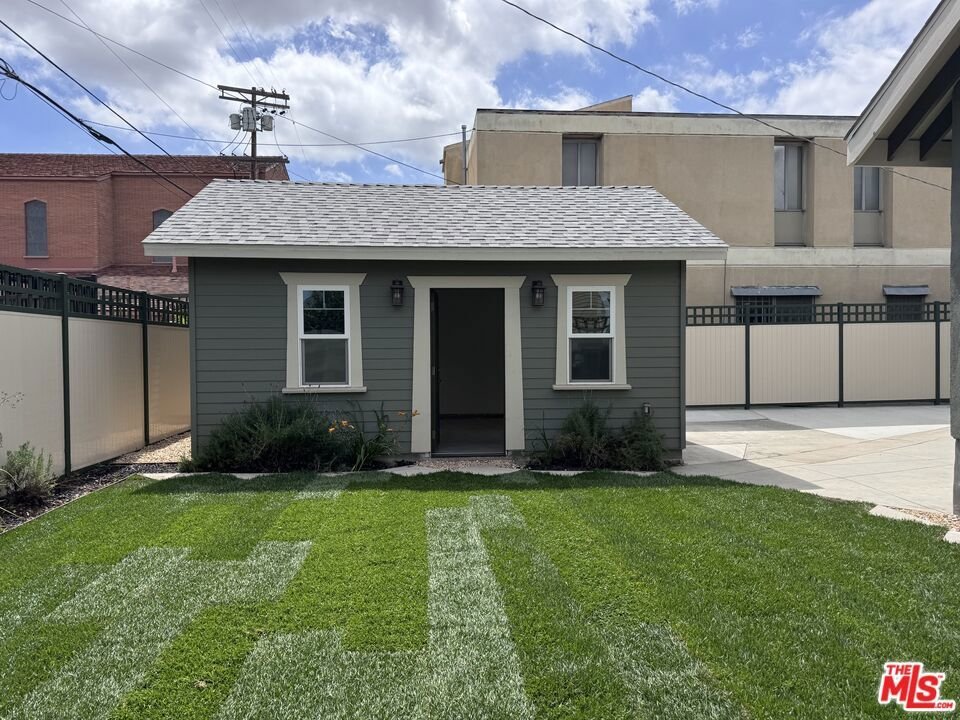 2180 W 31st Street Los Angeles CA 90018 29 2180 W 31st Street Los Angeles CA 90018