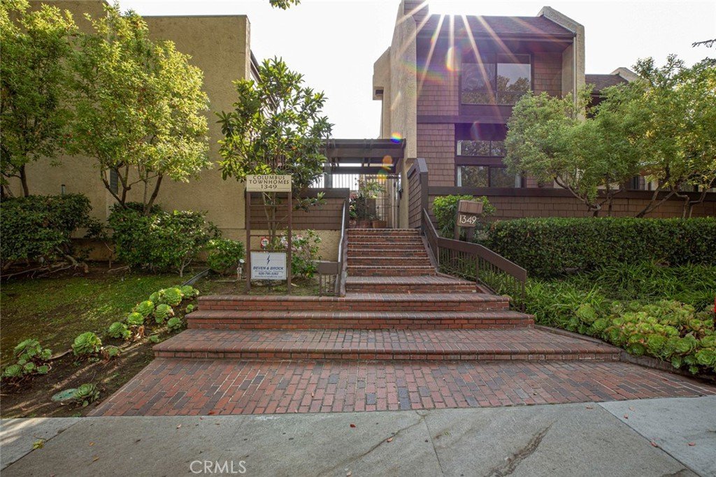 1349 N Columbus 16 Glendale CA 91202 47 1349 N Columbus 16 Glendale CA 91202
