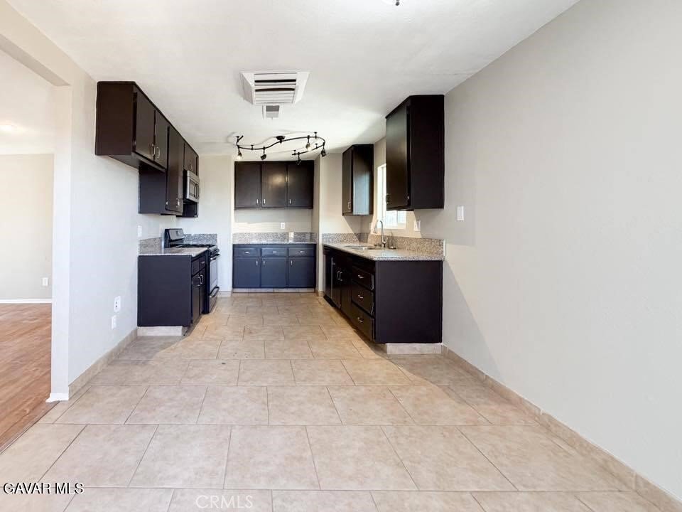 40205 162nd Street E Palmdale CA 93591 18 40205 162nd Street E Palmdale CA 93591