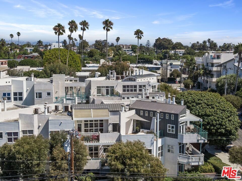 2115 3rd Street 203 Santa Monica CA 90405 33 2115 3rd Street 203 Santa Monica CA 90405