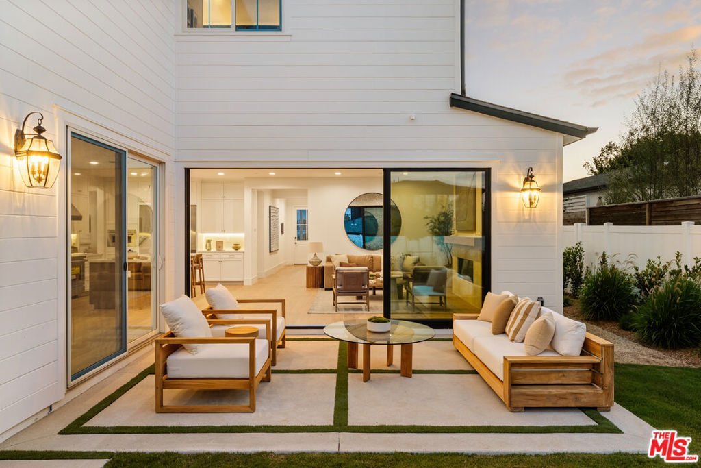 8024 Stewart Avenue Los Angeles CA 90045 23 8024 Stewart Avenue Los Angeles CA 90045