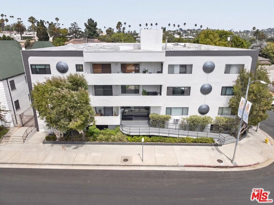 1930 N Vermont Avenue 204 Los Angeles CA 90027 25 1930 N Vermont Avenue 204 Los Angeles CA 90027