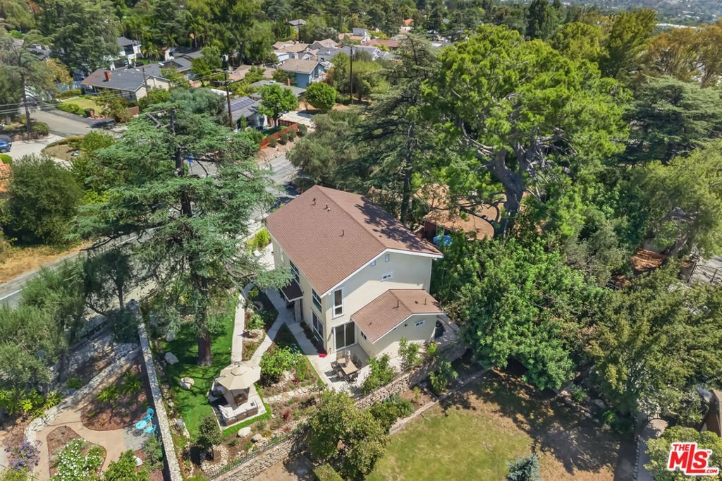 4897 Rosemont Avenue La Crescenta CA 91214 28 4897 Rosemont Avenue La Crescenta CA 91214